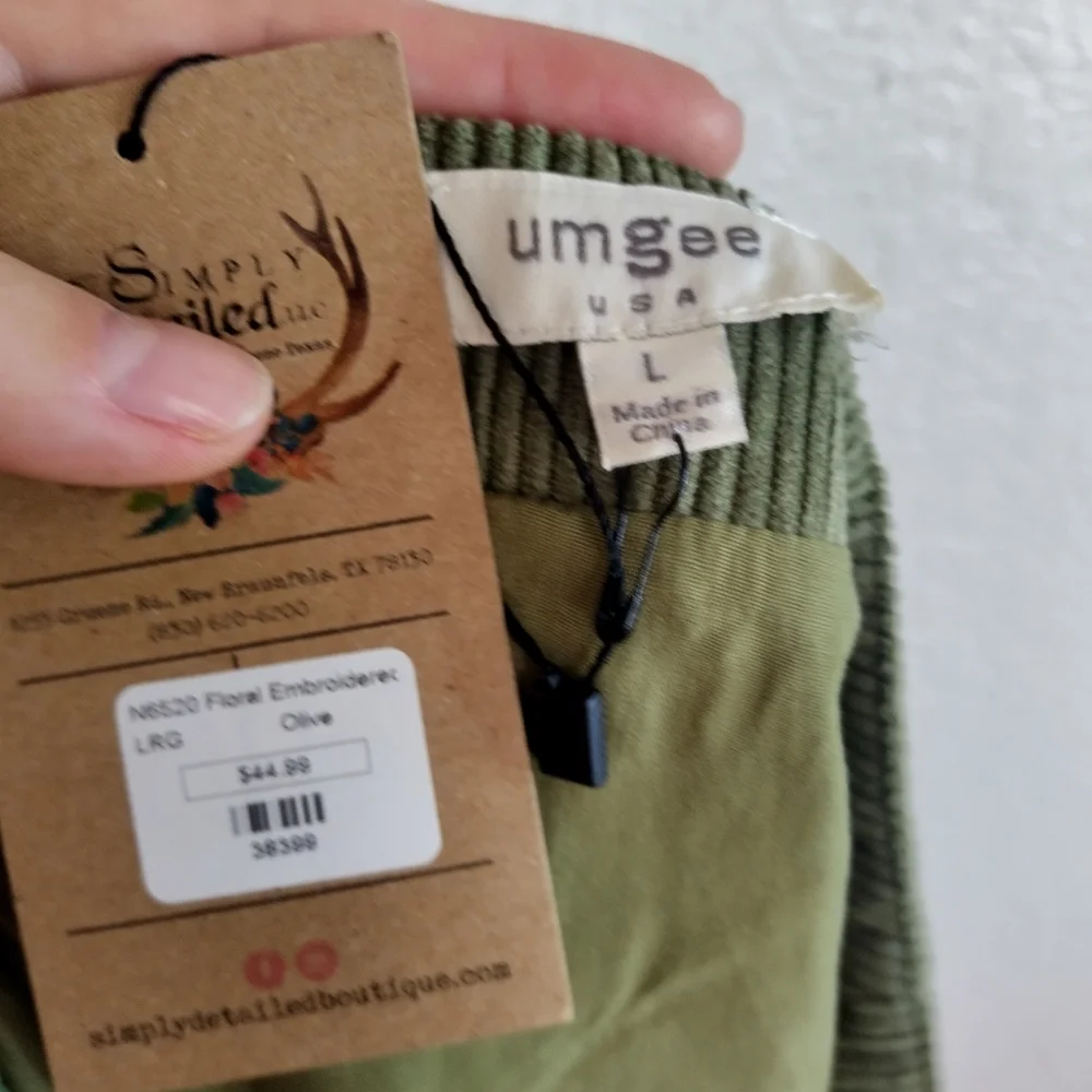 NWT Umgee Floral Embroidered Corduroy Mini Skirt Sz L
